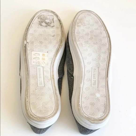 Gray Canvas knit Top Flat Sneakers - Picture 7 of 9